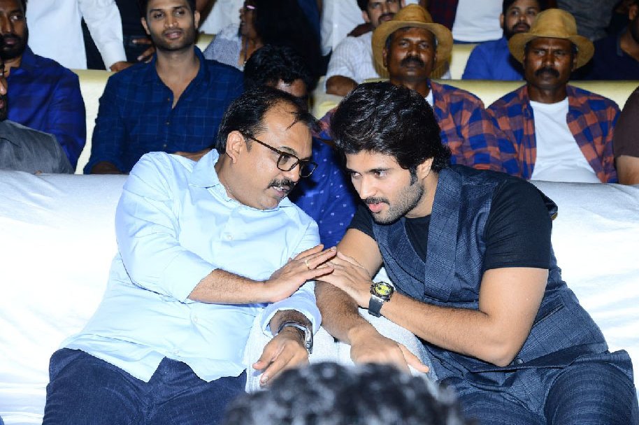 Maharshi-Movie-Pre-Release-Event